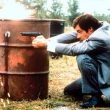 James Bond kann nicht nur austeilen, er musste auch mächtig einstecken. In allen 23 bislang erschienen Bond-Filmen wurde der Spion im Auftrag Ihrer Majestät insgesamt 4662 Mal angeschossen.