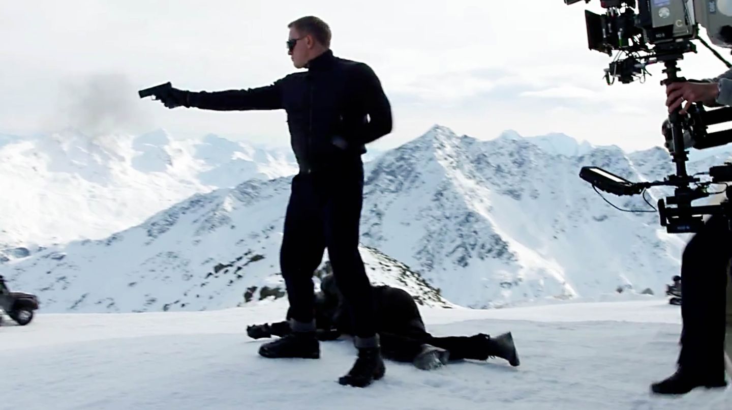 Alle Bond-Darsteller sind zwischen 1,85 und 1,87 Meter groß. Nur einer tanzt aus der Reihe: Daniel Craig ist mit 1,78 Meter deutlich kleiner als seine Vorgänger.