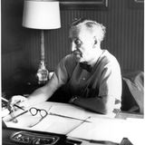 Für James Bond gibt es ein reales Vorbild: den Spion Wilfried "Biffy" Dunderdale. Er war ein MI6-Mann in Paris, mit dem Fleming befreundet war. Seine Erlebnisse waren die Grundlage für viele Bond-Romane.