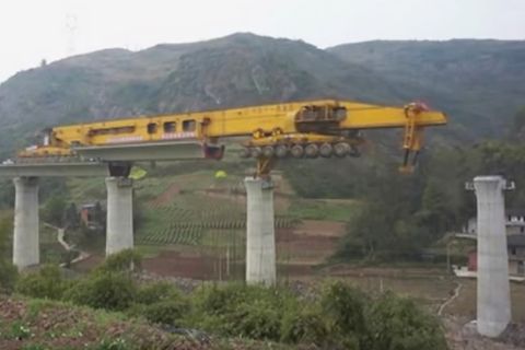 Maschine der Superlative: Wie eine Riesenbrücke entsteht