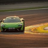 Nach 9,5 Sekunden sind 200 km/h erreicht.