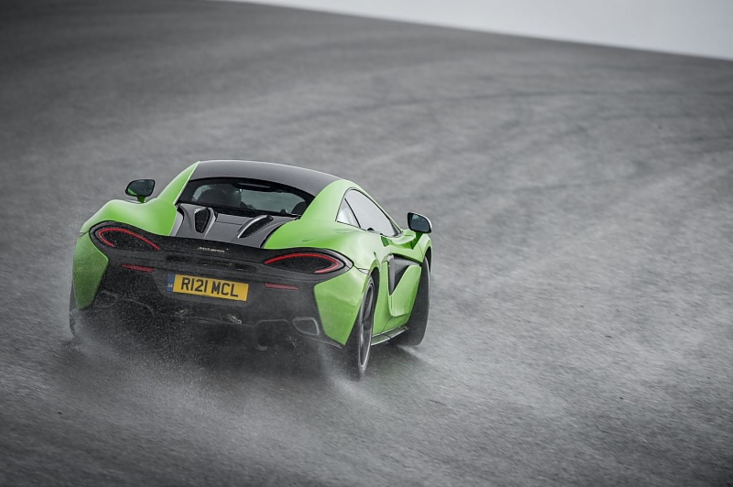 Er ist dann 220 km/h schnell.