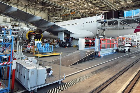 Der Airbus A330-200 im Hangar