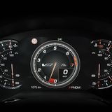 Der Drehzahlmesser ist das zentrale Instrument