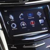 Die wichtigsten Bedienelemente befinden sich auf dem Touchscreen