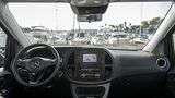 Nix geht ohne Cupholder: Mercedes Metris in den USA