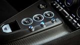 Die Mittelkonsole des James Bond Jaguar C-X75