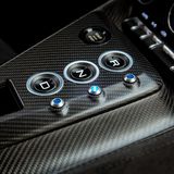 Die Mittelkonsole des James Bond Jaguar C-X75