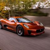 Fünf der in Spectre benutzten Jaguar C-X75 wurden von einen V8-Motor befeuert