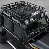 Der Defender hat einen riesigen Dachträger