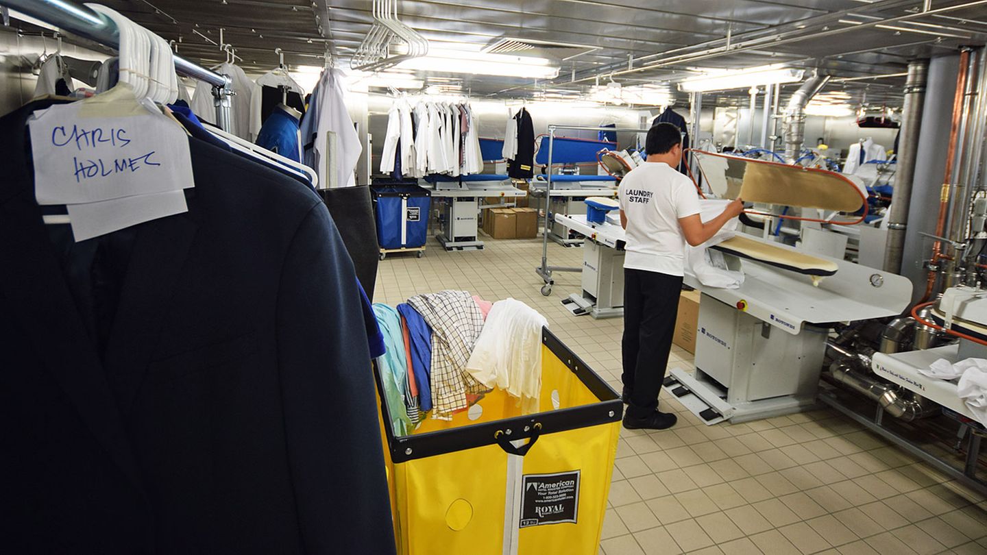 Mitarbeiter der Wäscherei