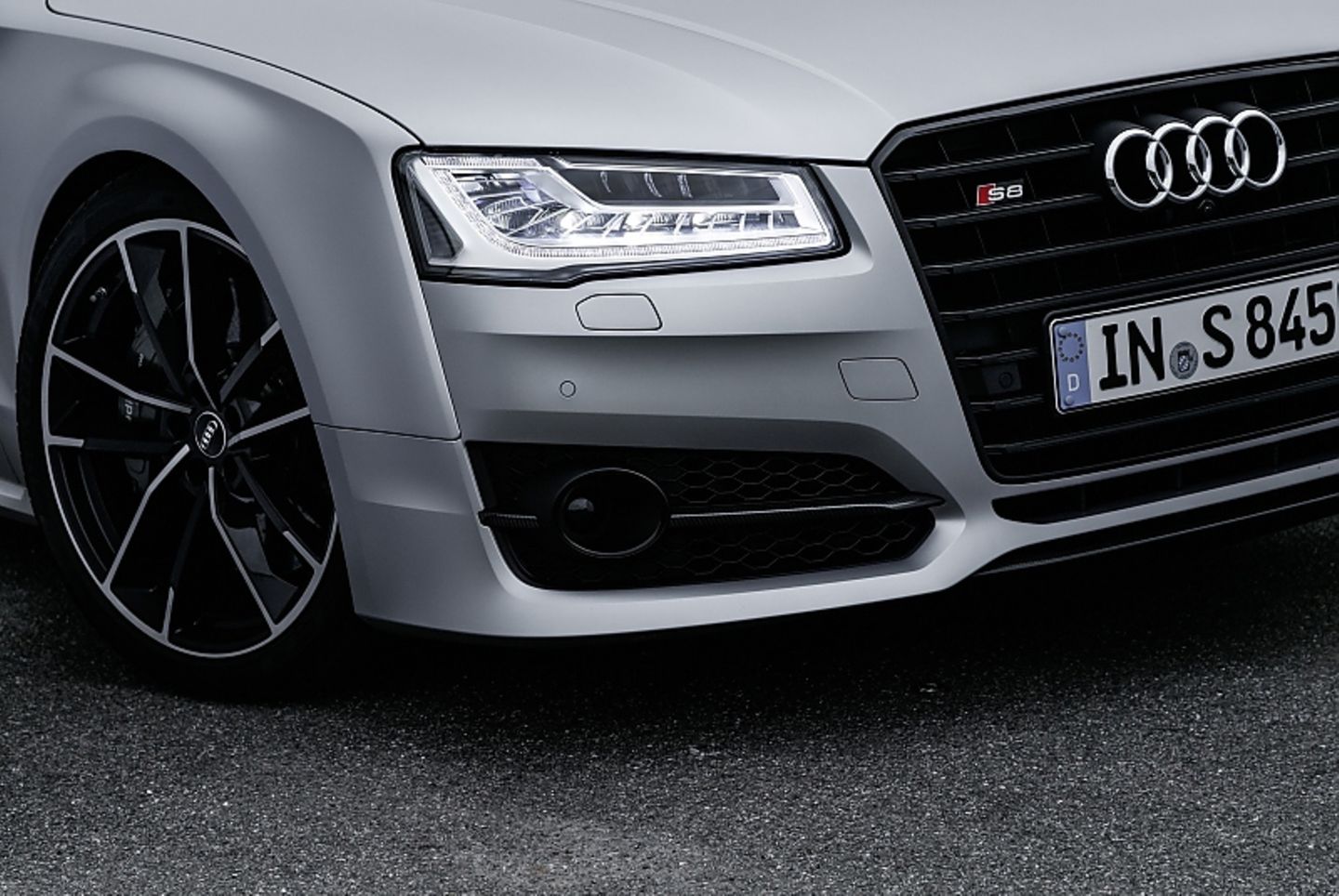 Audi S8 Plus