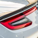 Der kleine Heckspoiler sorgt für Abtrieb