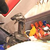 Per Joystick wird im aufrechten Zustand gelenkt.