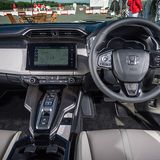 Das Cockpit ist konventionell gestaltet