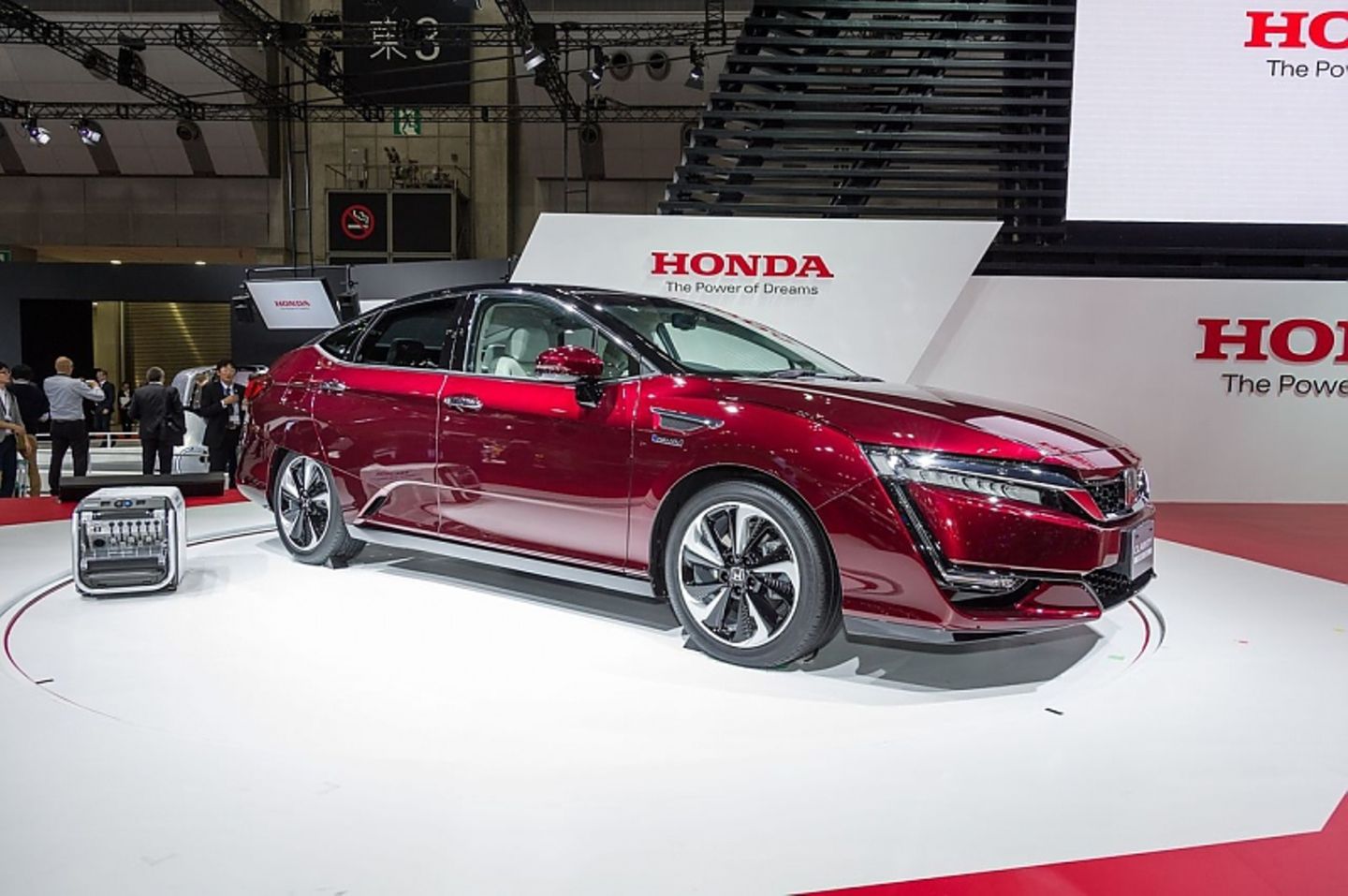 Der Honda FCV Clarity wird rund 57.000 Euro kosten