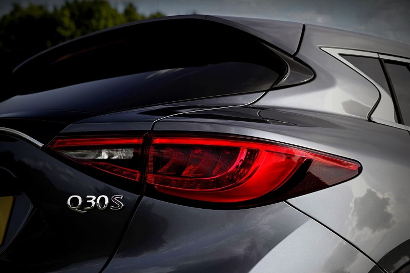 Infiniti Q30