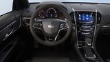Das Cockpit macht einen deutlich wertigeren Eindruck als bei bisherigen Ami-Sportler