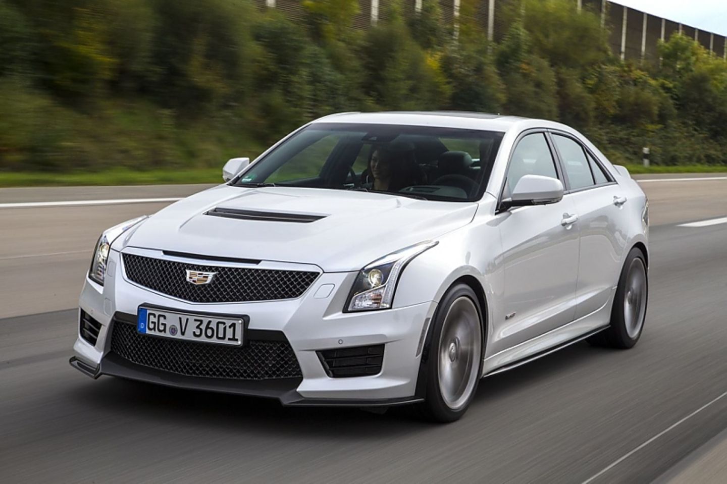 Die Cadillac ATS-V Limousine schafft 304 km/h Spitze