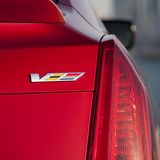 Das Typenschild kann ruhig entfernt werden, jeder erkennt des AT-S am Klang