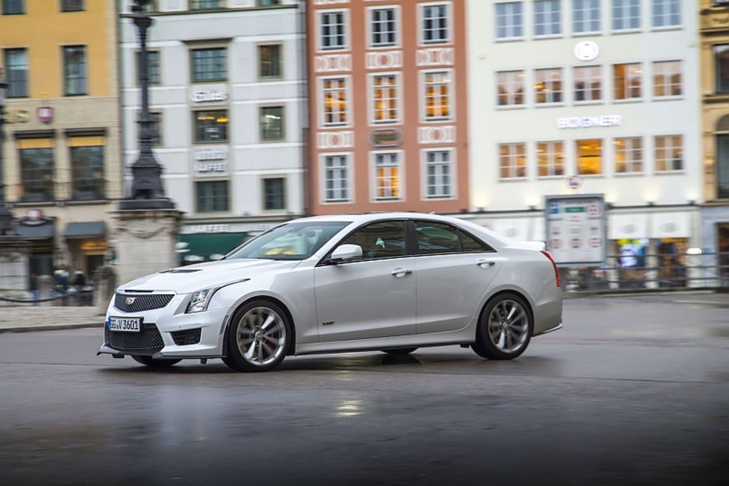 Die Cadillac ATS-V Limousine ist rund 4,69 Meter lang