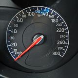 Die Tachonadel rast recht flott gen Ende zu.