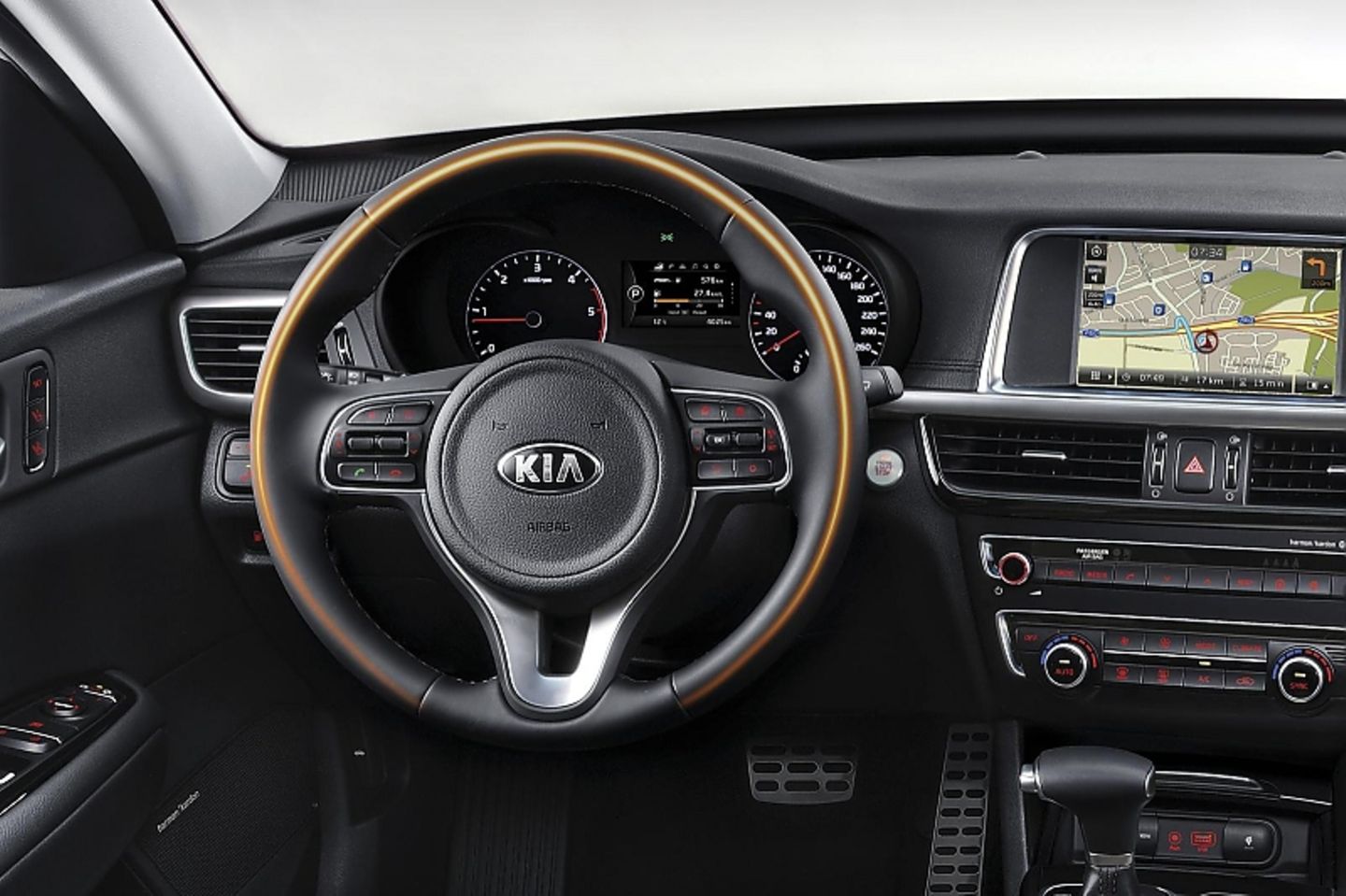 Das Cockpit des Kia Optima 2016