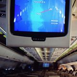 Bildschirm unter der Kabinendecke