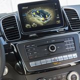 Mercedes GLE 400 4matic - mit aufgesetztem Monitor