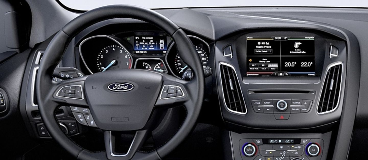Das Cockpit des Ford Focus 1.5 TDCi