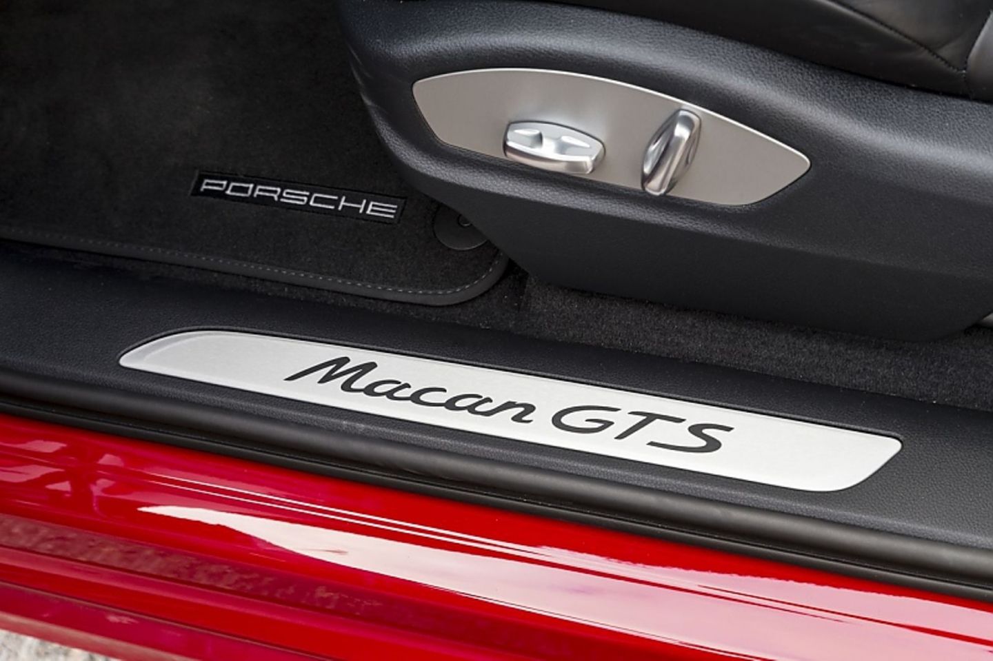Das GTS-Emblem ist überall im Auto zu finden