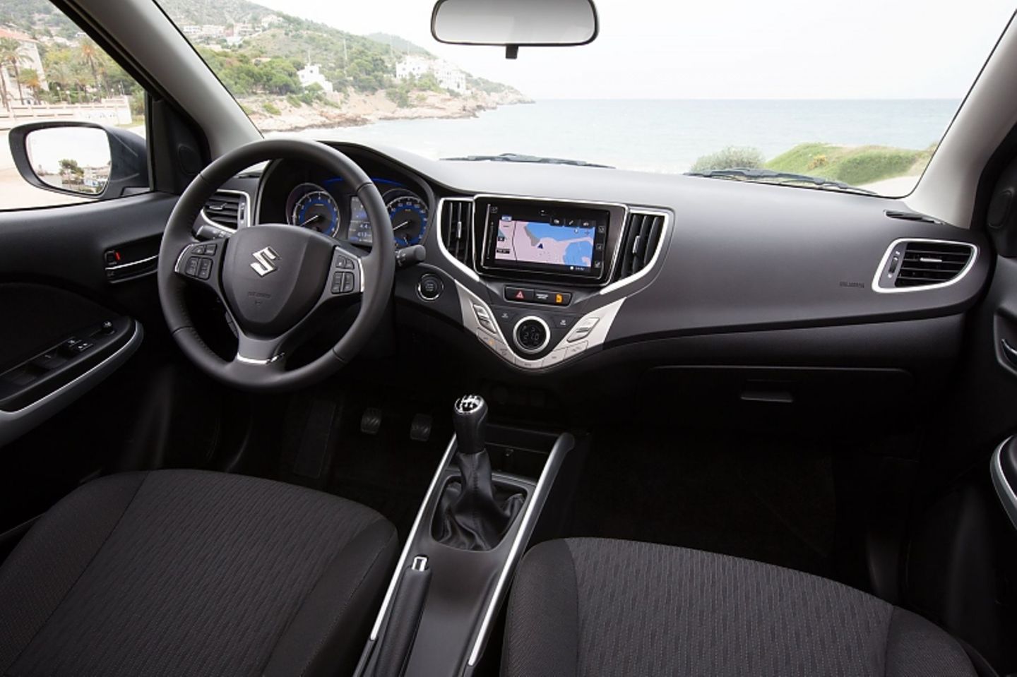 Das Cockpit des Suzuki Baleno.