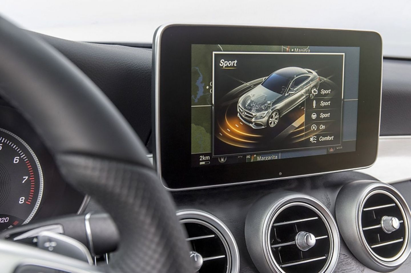 Der Fahrmodus Sport wird entsprechend visualisiert