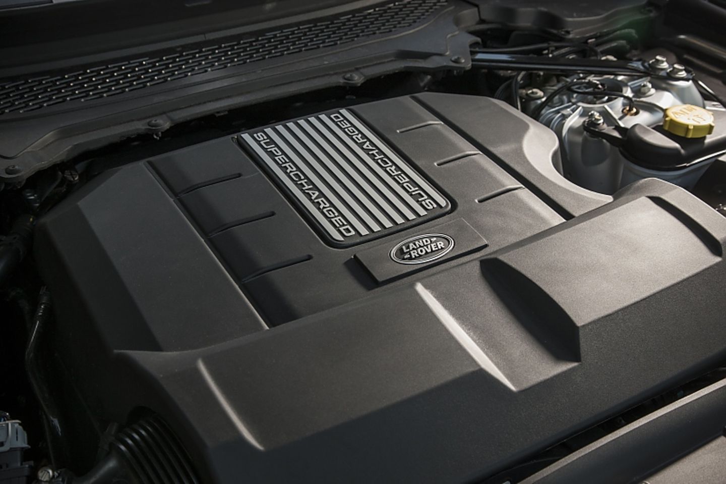 Der 5,0 Liter große V8 des Range Rover SV Autobiography.