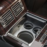 Hier passen ganze Sektflaschen oder 1,5 Liter große PET-Flaschen hinein.