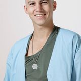 Leo (Tim Oliver Schultz)