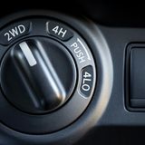 Der Allradantrieb läßt sich im Nissan NP300 Navara DoubleCab bei Bedarf zuschalten