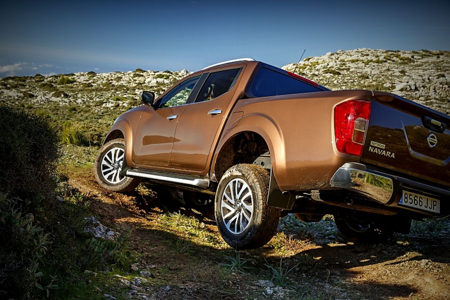 Der Nissan NP300 Navara DoubleCab ust gut tauglich fürs Gelände