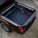 Die Ladefläche des Nissan NP300 Navara DoubleCab ist mit robustem Kunststoff ausgelegt