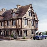 Ein manuelles Sechsganggetriebe ist serienmäßig an Bord.