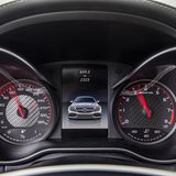 Auf Wunsch kann man das den Mercedes auf 290 km/h freischalten