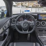 Carbon-Applikationen hin, Leder her: Auch das AMG C 63 S Coupé hat das bekannte Mercedes-Interieur