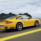 Der Porsche Turbo erreicht nach 3,4 Sekunden Landstraßengeschwindigkeit