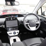 Das Cockpit des Toyota Prius 2016