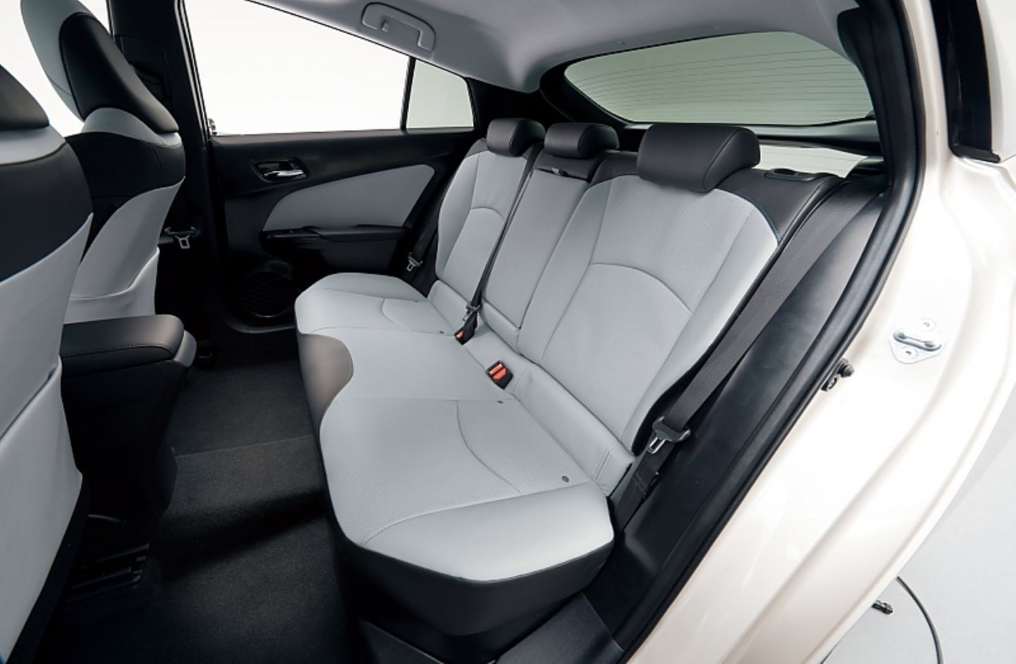 Toyota Prius 2016 - im Fond gibt es viel Platz