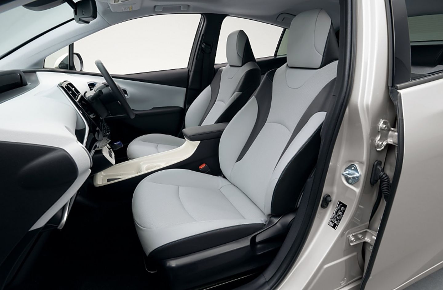 Toyota Prius 2016 - auch vorne ist der Toyota Prius bequemer geworden