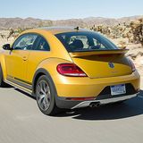 Das Coupe des VW Beetle Dune kostet ab 23.625 Euro.