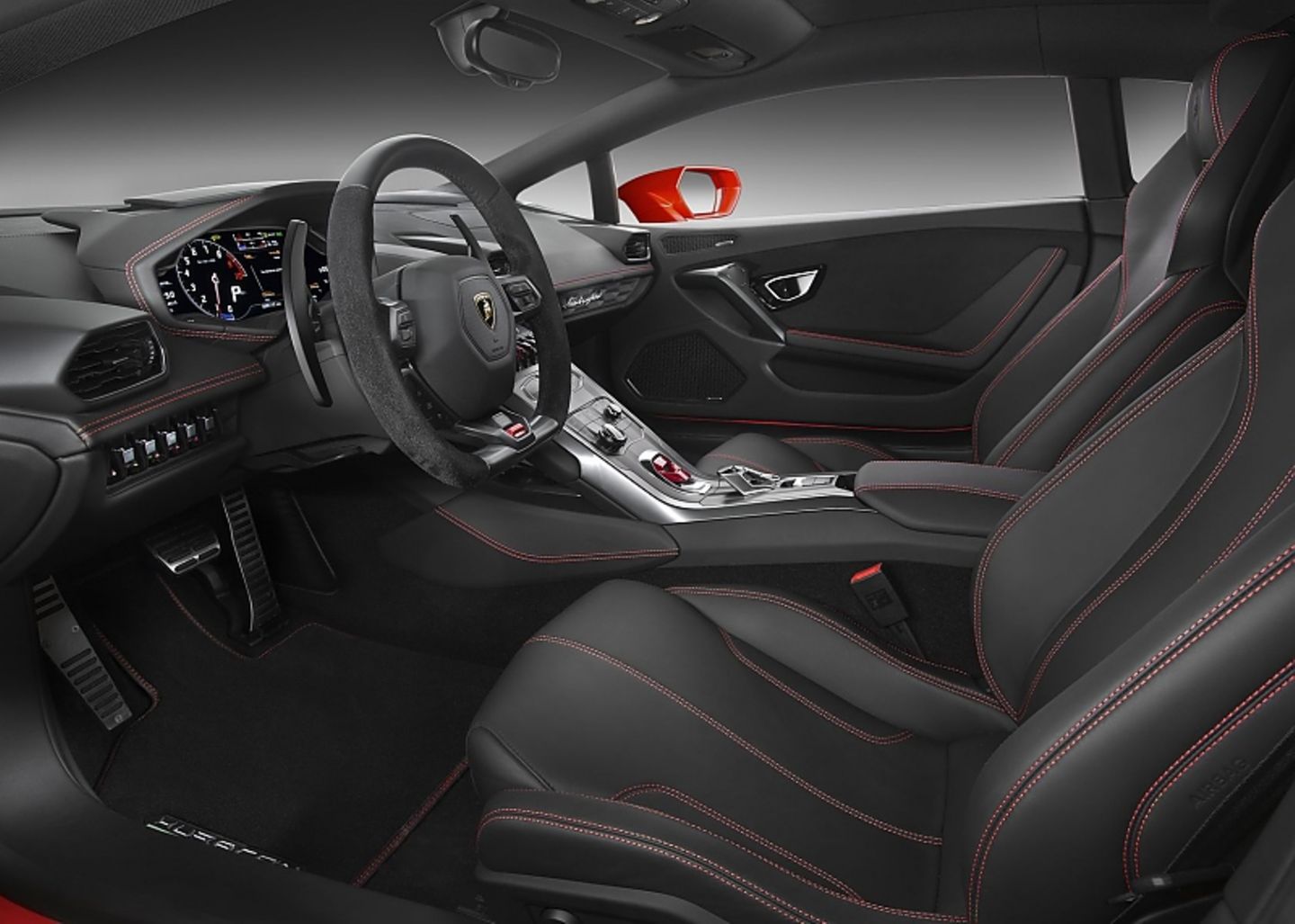 Das Cockpit des Lamborghini Huracan LP 580-2.