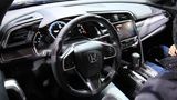 Das Cockpit des Honda Civic Coupe.