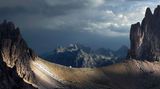 Wanderweg zu einem Pass bei den Drei Zinnen